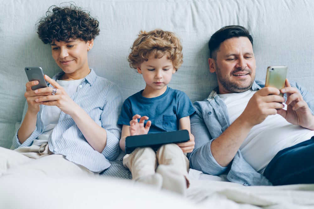 Obitelj koristi tehnologiju