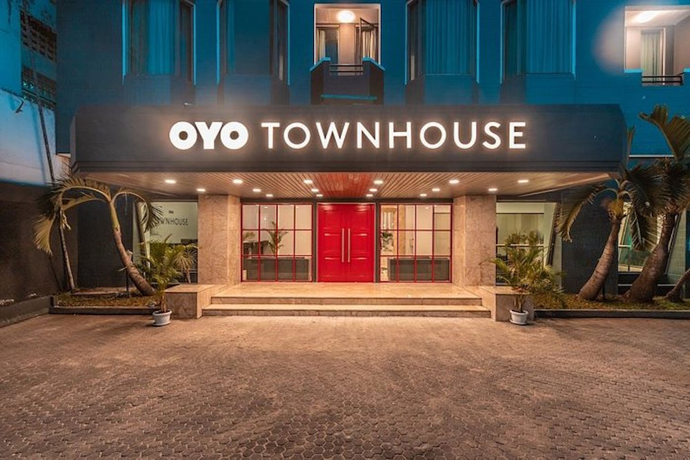 Oyo Townhouse